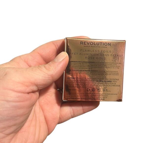 Makeup Revolution Flawless Foils Eyeshadow Palette Glitter & Metallic Shades ros - Picture 3 of 3